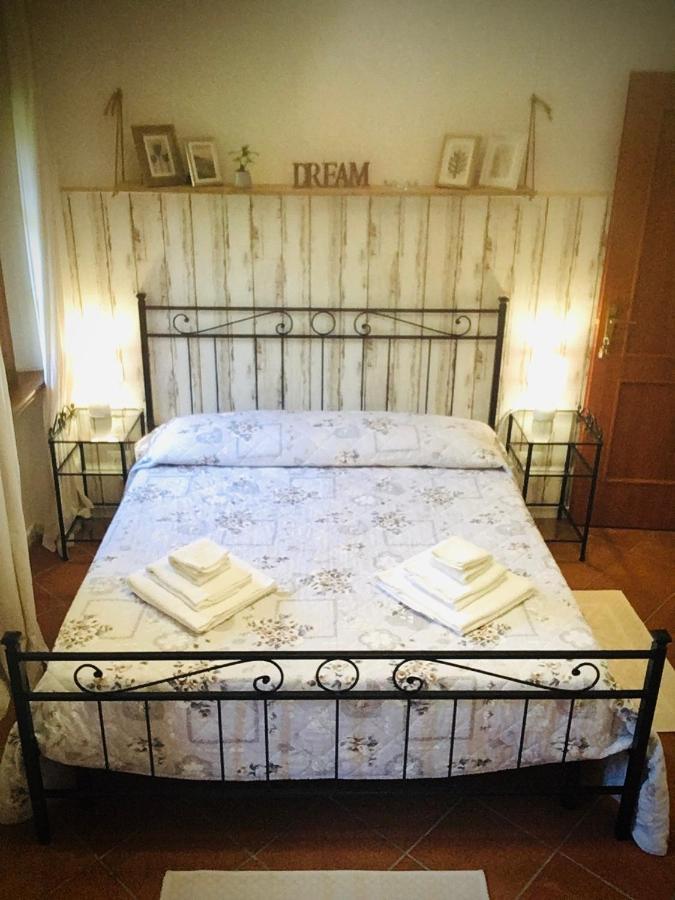 ルッカ Casale I Tigli Bed & Breakfast エクステリア 写真